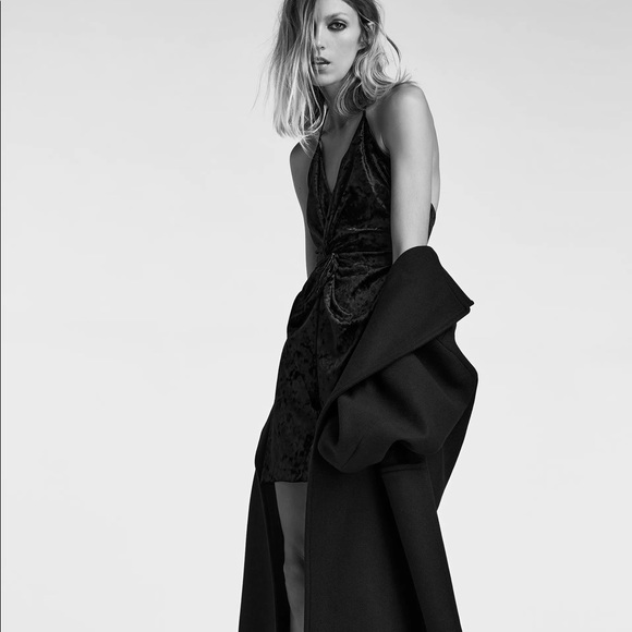 ZARA BLACK VELVET DRESS FESTIVE SEASON COLLECTION - Picture 3 of 12